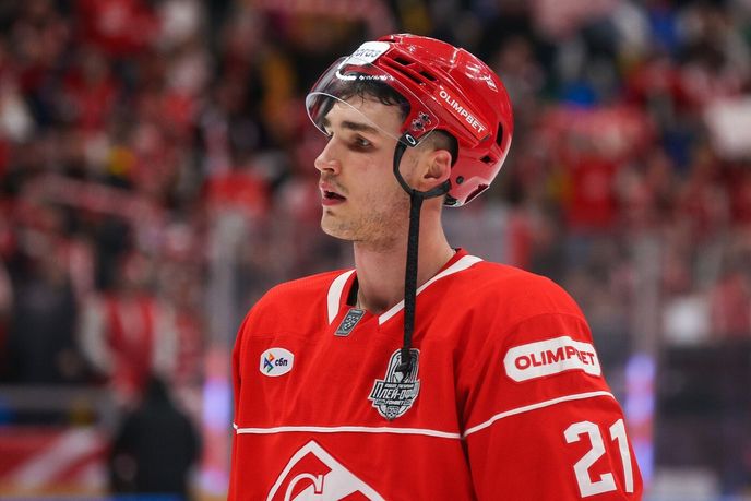 Spekuluje se, že kontroverzní slovenský útočník Adam Ružička zamíří po roce v KHL zpět do NHL Spekuluje se, že kontroverzní slovenský útočník Adam Ružička zamíří po roce v KHL zpět do NHL