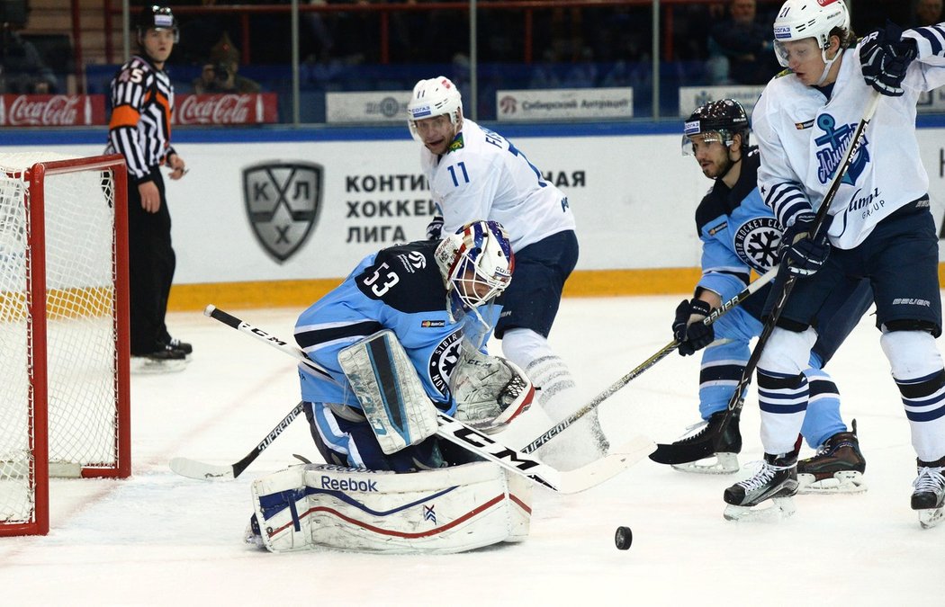 Český brankář Alexander Salák udržel v play off KHL čisté konto proti Vladivostoku