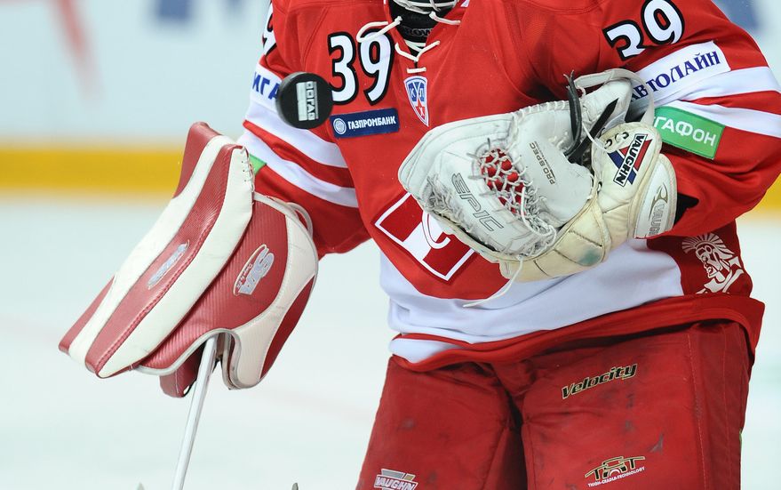 Dominik Hašek skvělým výkonem pomohl k výhře Spartaku Moskva na nájezdy