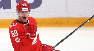 Radil v KHL pálí! Už dorovnal Jaškina, se 14 góly je druhý nejlepší střelec