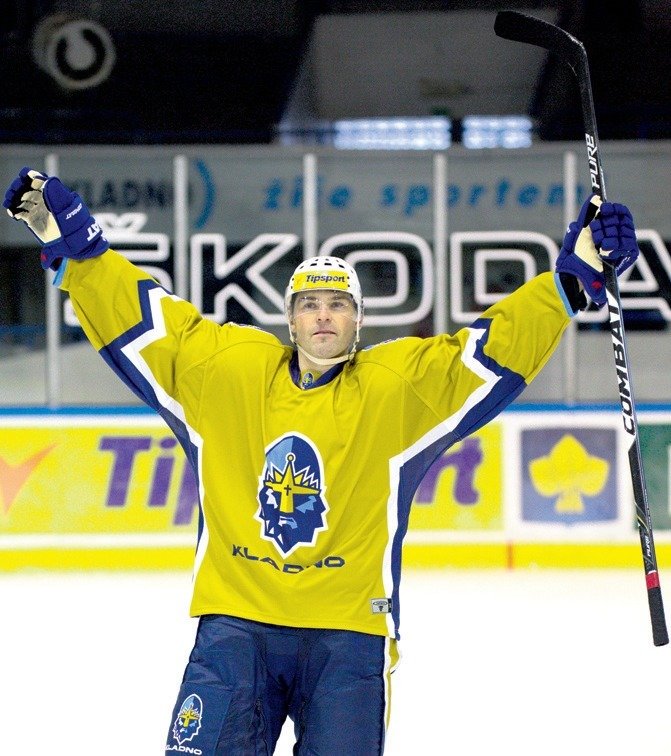 Jaromir Jagr wore during one league match with Kladno special golden jersey