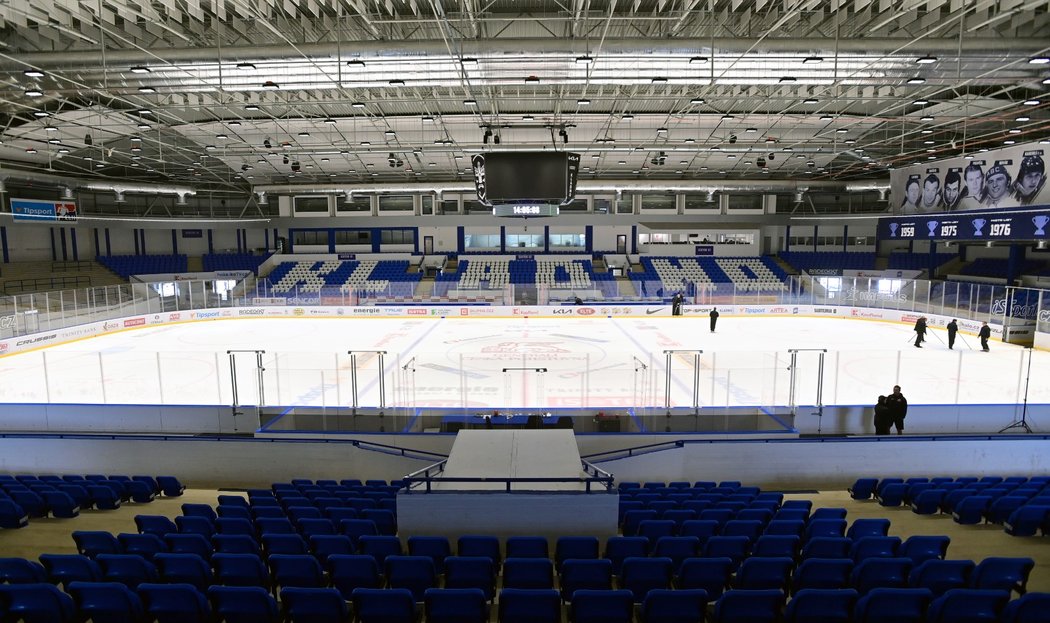 Pohled na vnitřek kladenského zimního stadionu po rozsáhlé rekonstrukci