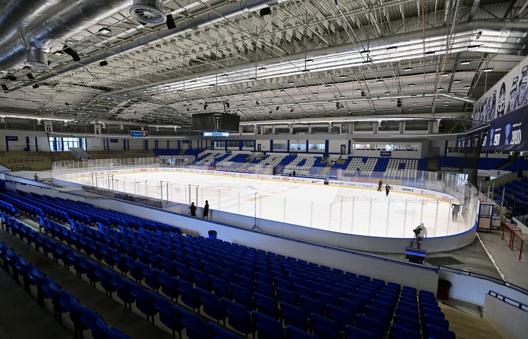 Kladenský zimní stadion si po rozsáhlé rekonstrukci udržuje tradiční nádech, ale s moderními prvky