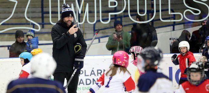 Jaromír Jágr na náborové akci Pojď hrát hokej, kde byl na ledě s malými začínajícími hokejisty