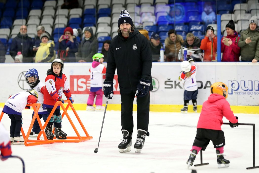 Dovolte dětem trénovat, žádají šéfové velkých sportů