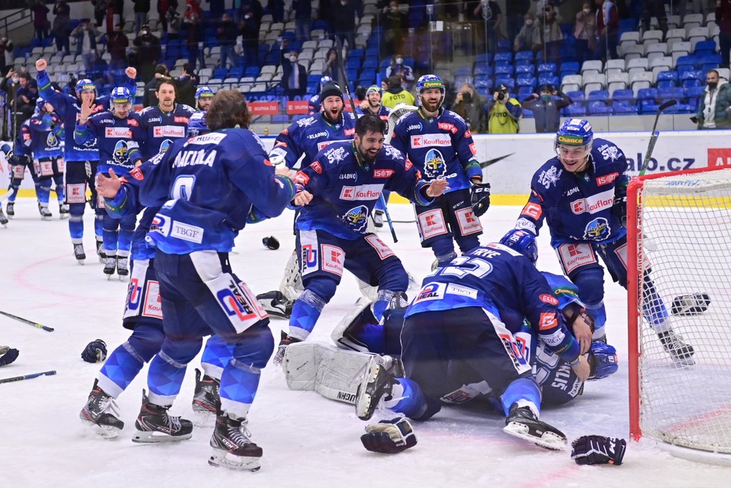 Hokejisté Kladna se radují z postupu do Tipsport extraligy