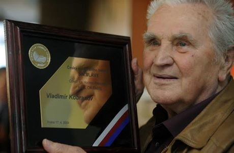 Legendární hokejista Vladimír Kobranov byl jedním z členů první zlaté generace, kterou na začátku padesátých let chtěli komunisté zničit.