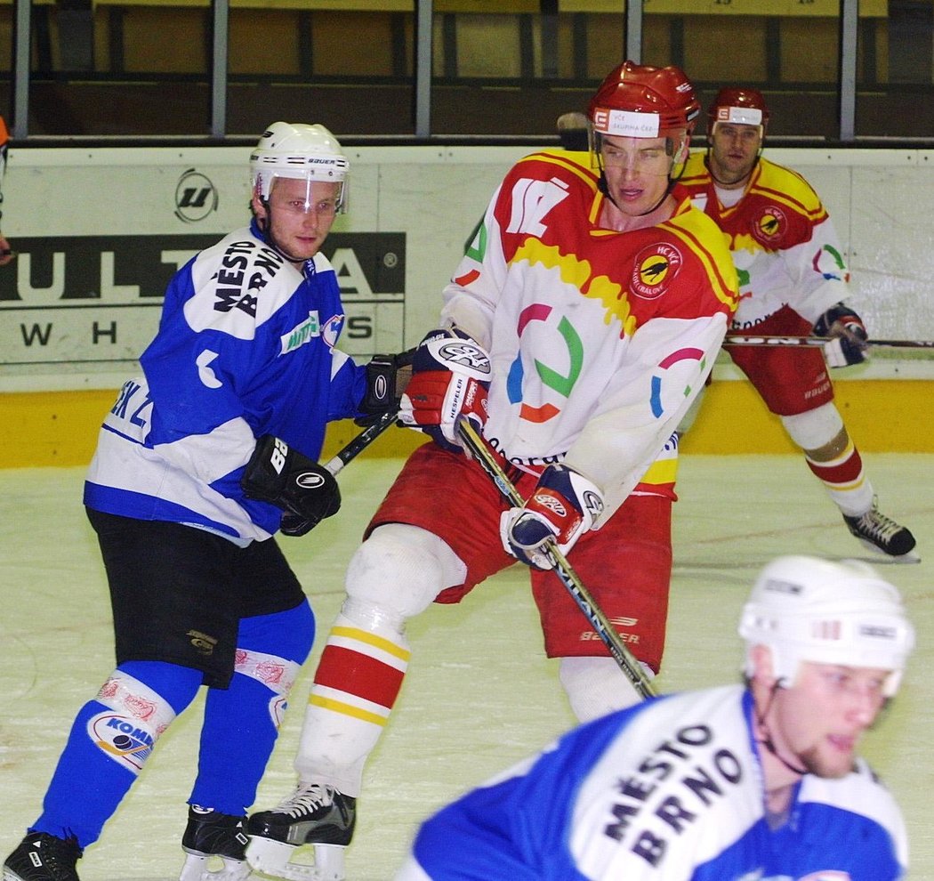 Před příchodem Libora Zábranského se Kometa Brno léta potácela v první lize. Vrchol zmaru přišel v ročníku 2001/2002, kdy zadlužený klub získal ubohých 11 bodů a propadl mezi amatéry