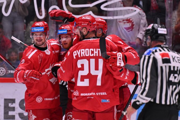 ONLINE: Třinec - Plzeň. Sobotní předehrávka 3. kola, zůstanou Oceláři nadále stoprocentní? ONLINE: Třinec - Plzeň. Sobotní předehrávka 3. kola, zůstanou Oceláři nadále stoprocentní?