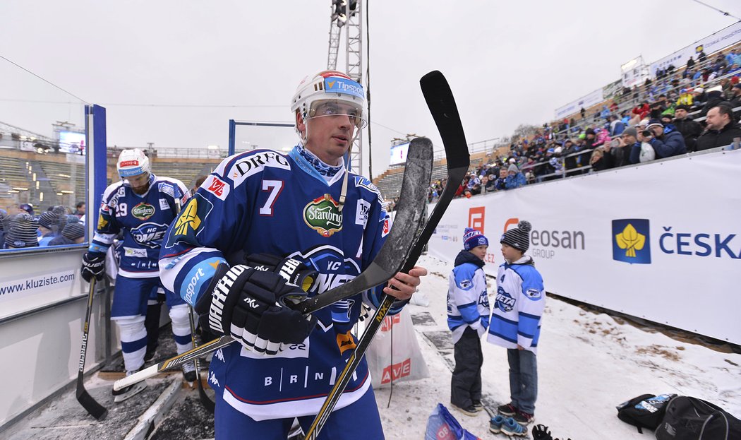 Tomáš Kaberle přichází na trénink Komety Brno