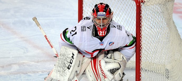 Jakub Kovář je s pěti čistými konty nejlepší brankář KHL