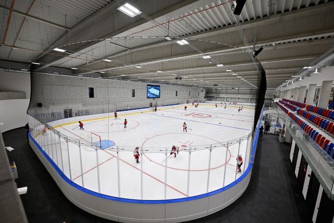 Investice za skoro půl miliardy. V Uherském Hradišti otevřeli nový stadion pro 500 diváků Investice za skoro půl miliardy. V Uherském Hradišti otevřeli nový stadion pro 500 diváků