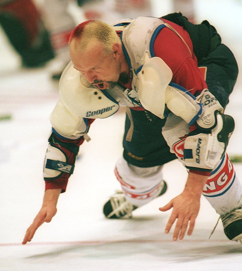Ve věku 54 let zemřel bývalý hokejista a trenér Ladislav Lubina. Podlehl rakovině mozku