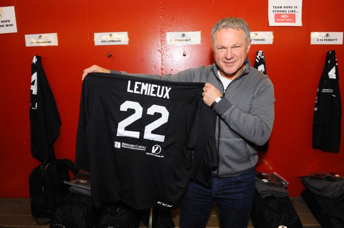 Nesmlouvavý chlap a skvělý střelec. Na Lemieuxe vzpomíná i Sakic. Sbohem, Králi jara! Nesmlouvavý chlap a skvělý střelec. Na Lemieuxe vzpomíná i Sakic. Sbohem, Králi jara!