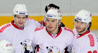 Do finále KHL postoupil Čeljabinsk, o titul budou hrát čtyři Češi