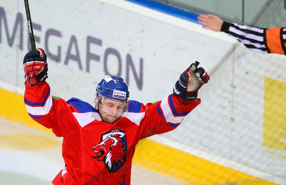 Hokejisté pražského Lva vyhráli ve čtvrtečním zápase Kontinentální hokejové ligy doma nad Traktorem Čeljabinsk 6:2 a upevnili si sedmé místo v Západní konferenci soutěže.