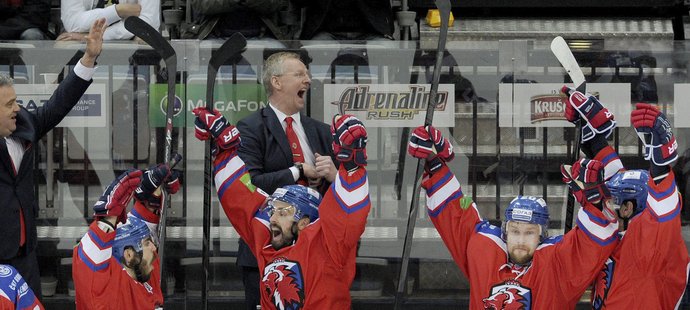 Hokejisté Lva Praha slaví postup do finále KHL