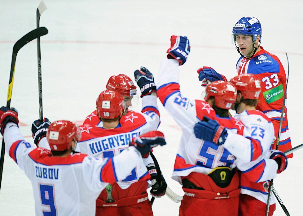 Hokejisté Lva Praha v KHL prohráli s CSKA Moskva 2:3 a prodloužili sérii po sobě jdoucích porážek na sedm. Moskvané naopak zvítězili v osmém z posledních deseti vystoupení.