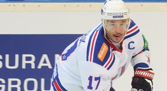 Kovalčuk vyhrožuje NHL: Sáhnete na platy a já končím