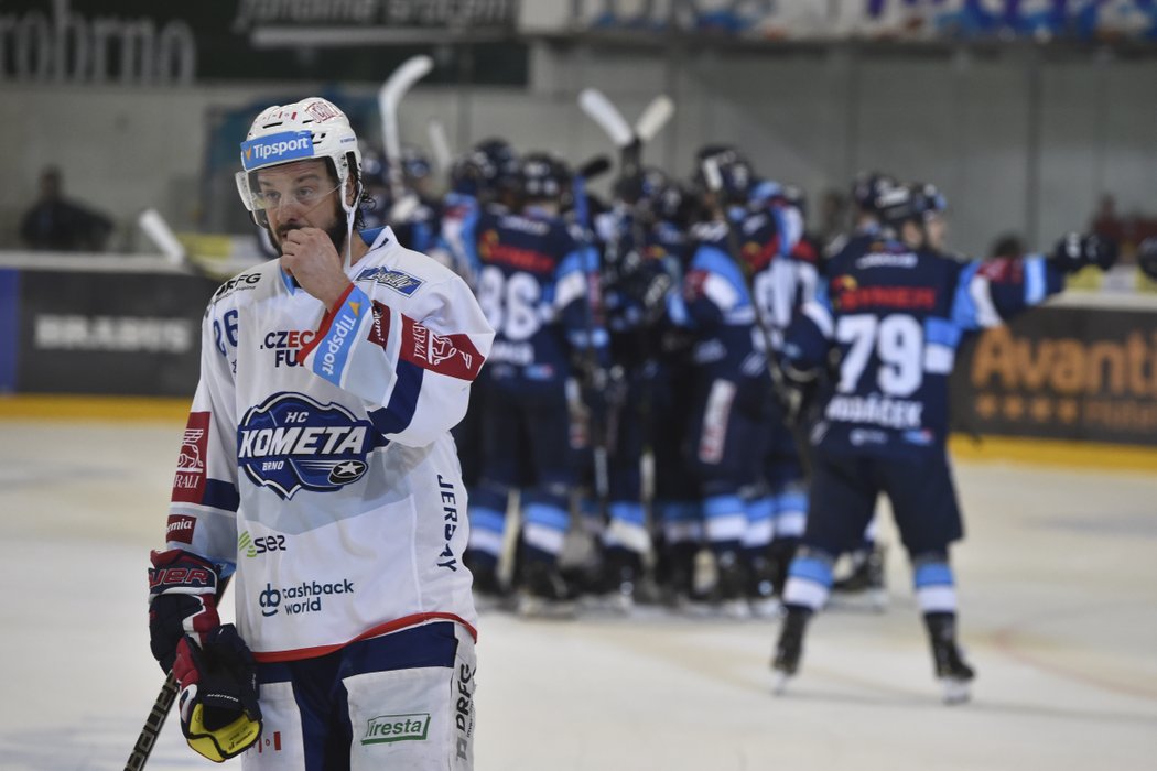 Hokejisté vítěze základní části extraligy Liberce vyhráli ve třetím semifinále na ledě mistrovské Komety Brno 2:1.