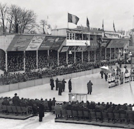 Bývalý stadion na Štvanici zažil v roce 1937 i první oficiální pražské derby mezi Spartou a Slavií. Sparťané si tehdy odváželi výhru 8:0