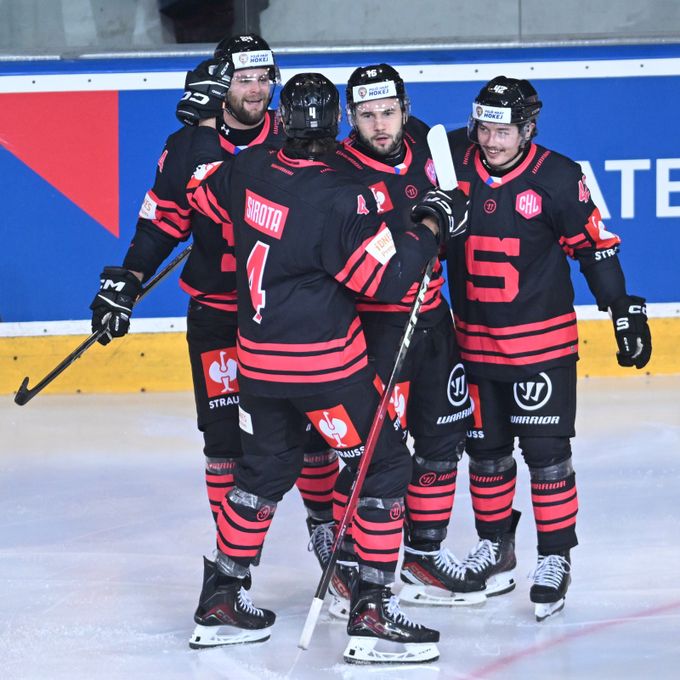 Play off LM ONLINE: Zug - Sparta. Střet bratrů i souboj s českou kolonií ve Švýcarsku Play off LM ONLINE: Zug - Sparta. Střet bratrů i souboj s českou kolonií ve Švýcarsku