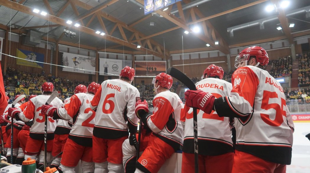 Třinečtí hokejisté se v Norsku mohli radovat ze dvou gólů, nakonec ale museli skousnout hořkou porážku 2:6