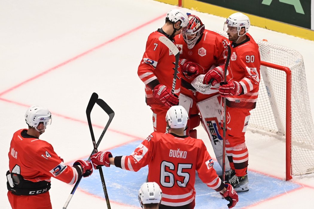 Pardubičtí hokejisté se radují z postupu do čtvrtfinále Ligy mistrů