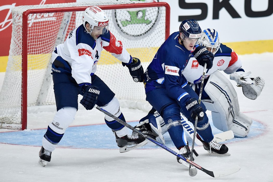 Momentka z prvního duelu čtvrtfinále play off hokejové Ligy mistrů mezi Libercem a Curychem