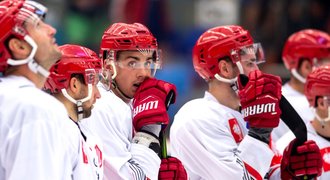 Hořký start v LM: Hradec a Třinec doma prohrály, Kometa padla venku