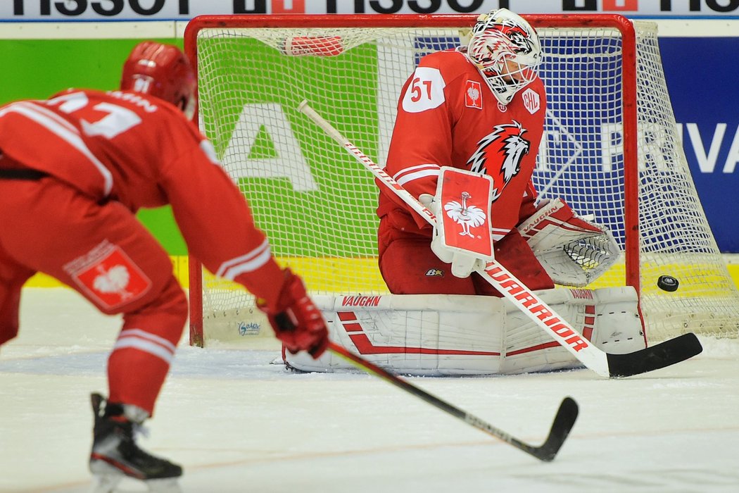 Gólman Lausanne Tobias Stephan se chystá zkrotit kotouč