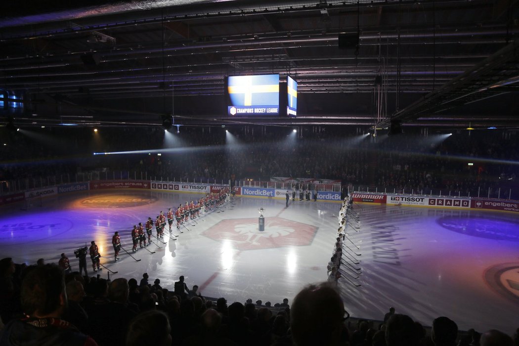 Úvodní ceremoniál finále hokejové Ligy mistrů mezi Frölundou a Spartou