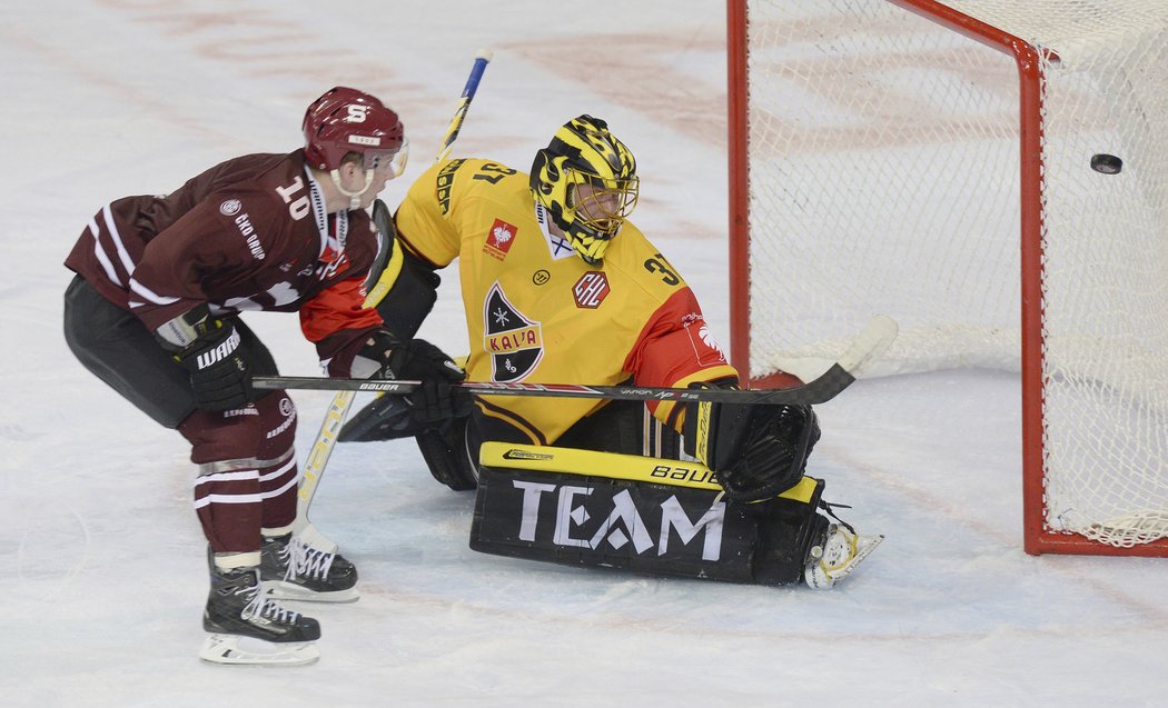 Hokejisté Sparty prohráli duel Ligy mistrů s finským Kuopiem 2:3.