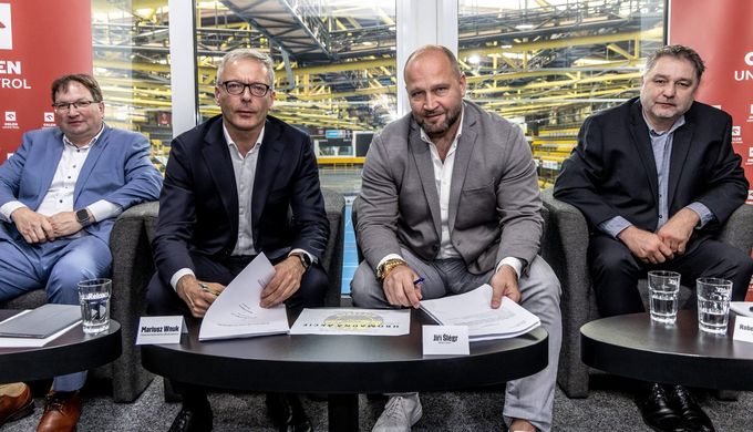 Litvínov má nové majitele, většinový podíl v klubu získali bývalí hráči Litvínov má nové majitele, většinový podíl v klubu získali bývalí hráči