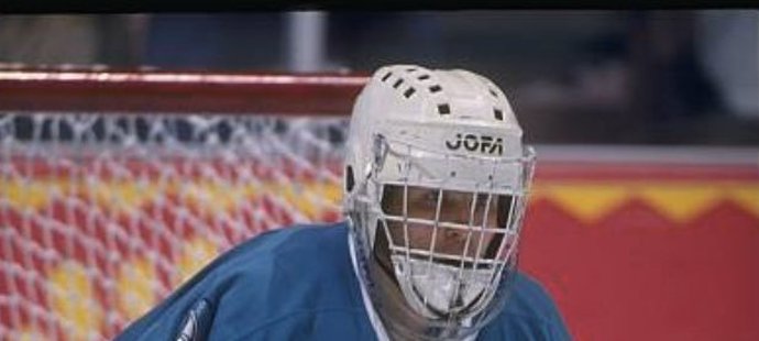 Lotyšský brankář Arturs Irbe při rozpadu Sovětského svazu neváhal a co nejrychleji zamířil do NHL, kde si ho vybrali San Jose Sharks jako nováčka soutěže