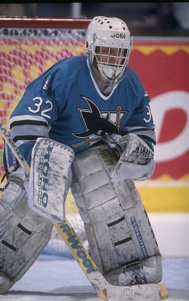 Lotyšský brankář Arturs Irbe při rozpadu Sovětského svazu neváhal a co nejrychleji zamířil do NHL, kde si ho vybrali San Jose Sharks jako nováčka soutěže