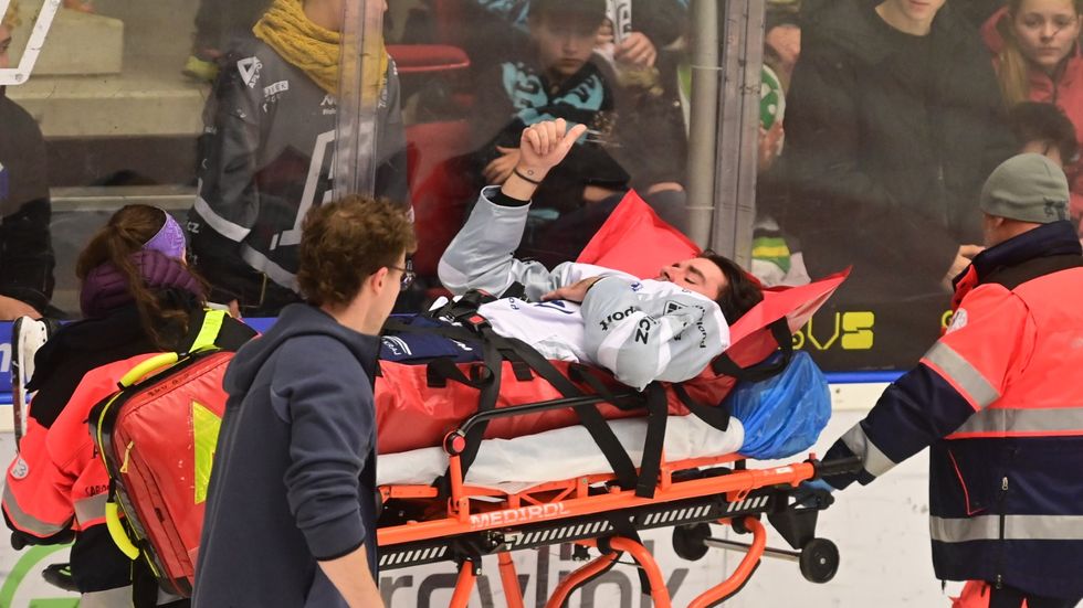 Plzeňský Matyáš Filip musel být po těžkém zranění odvezen