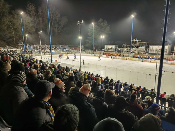 Prvoligové open air nabídlo bizár s bambulí i slivovičku. To jsme neporušili, smál se Hübl Prvoligové open air nabídlo bizár s bambulí i slivovičku. To jsme neporušili, smál se Hübl