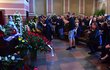 Desítky lidí ve velké smuteční síni pardubického krematoria přišly dát poslední sbohem Miloši Říhovi...
