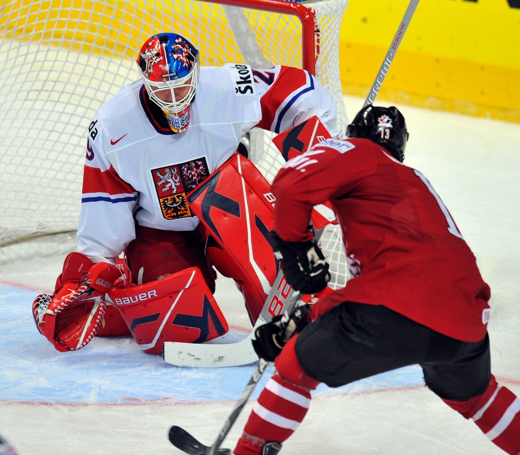 Ray Whitney překonává Tomáše Vokouna