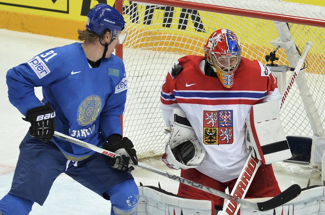 Nikita Ivanov sleduje puk, který Francouze trefil do ramene