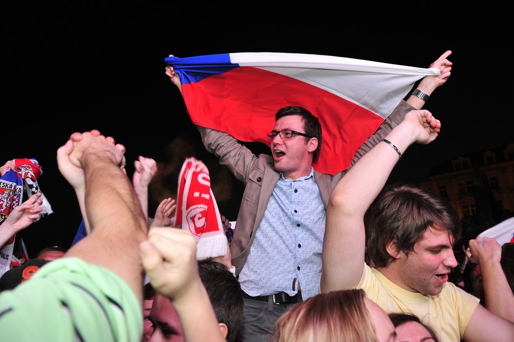 Na Staroměstském náměstí fandil i šéf Zelených Ondřej Liška