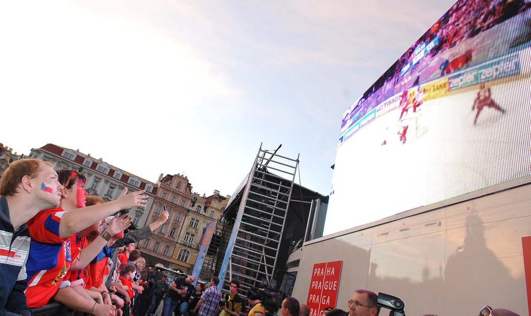 Fanoušci na Staroměstském náměstí sledovali finále mistrovství světa