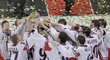 Čeští hokejisté se radují z titulu mistrů světa