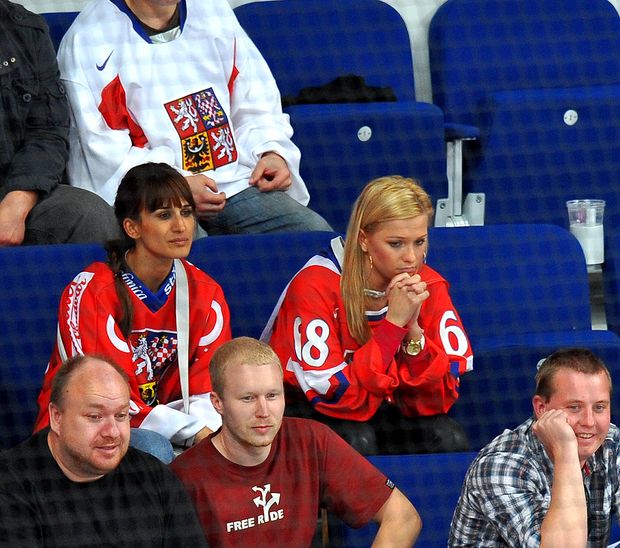 Při zápase se Švýcarskem byla Jágrova Inna smutná Při zápase se Švýcarskem byla Jágrova Inna smutná