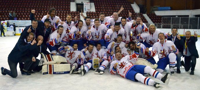 Hokejisté Lucemburska slaví historický triumf a postup do B divize II