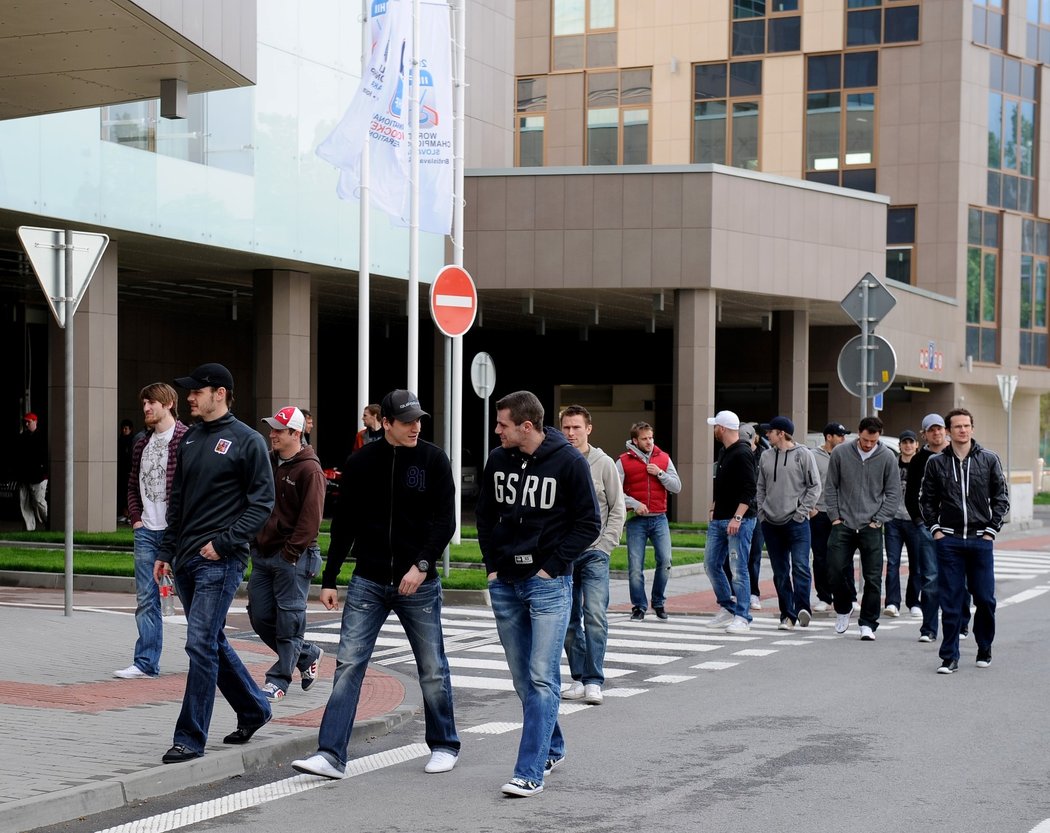 V roce 2011 nepotřebovali čeští hokejisté ani autobus, i na letošním turnaji budou chodit pěšky