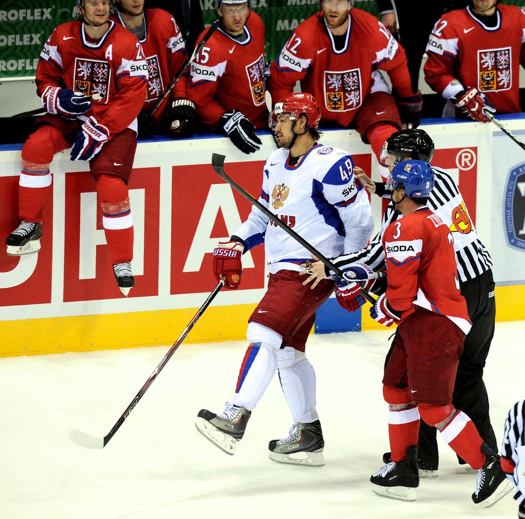 Zápas osmifinálové skupiny Česko-Rusko 3:2:Marek Židlický si neohroženě chce vyrovnat účty s Jevgenijem Arťuchinem