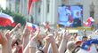 Čeští fanoušci fandili při čtvrtfinále Česko - USA na Staroměstském náměstí