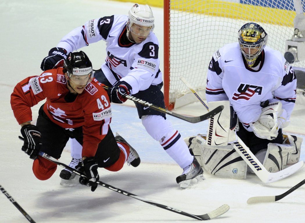 Hokejisté Spojených států prohráli se Švýcarskem a ve čtvrtfinále se utkají s Českem